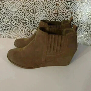 DV8 Dolce Vita Brown Suede Wedge Boots . Size 9. Gently used.